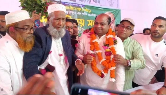 চন্দনাইশ-সাতকানিয়াবাসীর ভালোবাসায় সিক্ত নবনির্বাচিত এমপি 