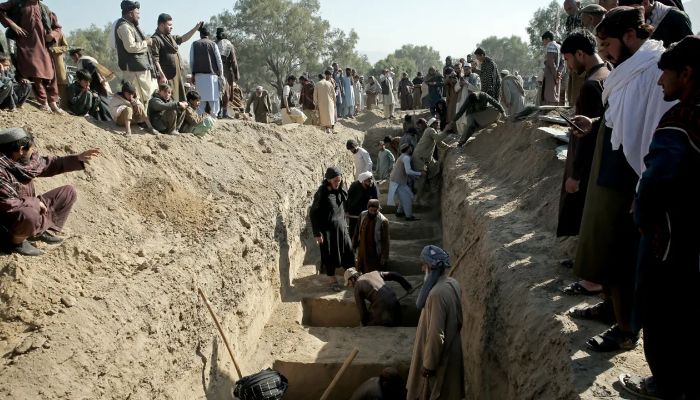 পাকিস্তানের বিমান হামলায় আফগানিস্তানে নিহত বেড়ে ৮০