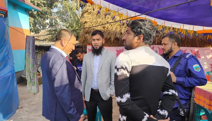  নির্বাচনী আচরণবিধি লঙ্ঘন: সরকারি কর্মচারীকে ২০ হাজার টাকা জরিমানা