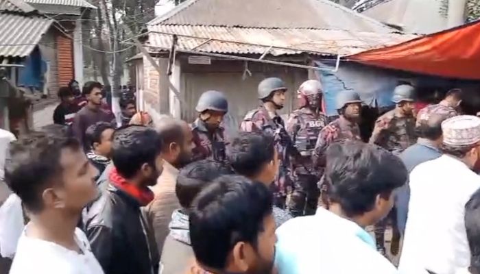 কুষ্টিয়ায় ভোট চাওয়া নিয়ে জামায়াত-বিএনপির সংঘর্ষ, আহত ৭