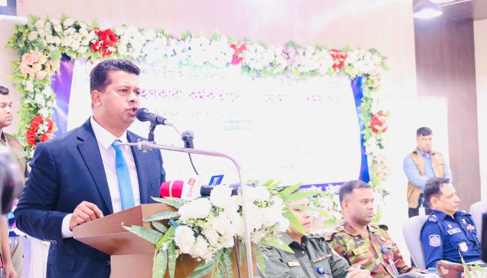 ভোটকেন্দ্রে ৫ মিনিটে ফোর্স পৌঁছাবে: চট্টগ্রাম জেলা প্রশাসক