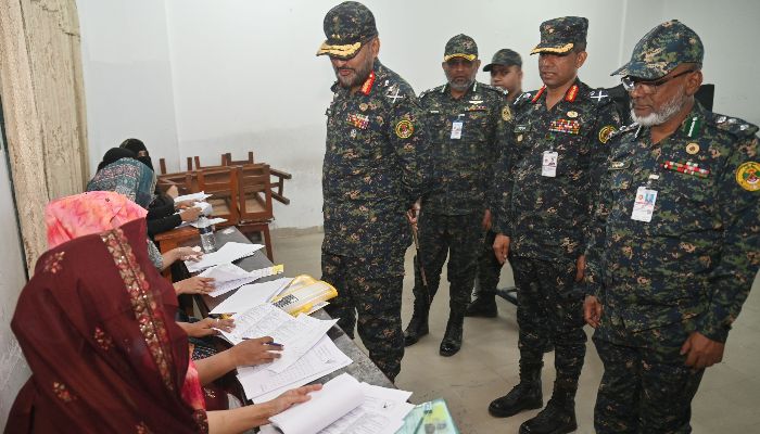 রাজধানীর একাধিক ভোটকেন্দ্র পরিদর্শনে আনসার-ভিডিপি মহাপরিচালক: নিরাপত্তা ব্যবস্থায় সন্তুষ্ট ভোটাররা