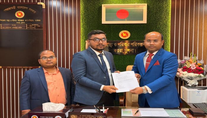 ৪৮তম বিসিএস স্বাস্থ্য ক্যাডারে কয়রায় যোগ দিলেন ডা. তন্ময় মন্ডল