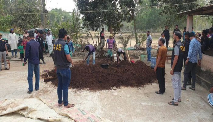 শ্রীমঙ্গলে র‌্যাবের অভিযানে ২ টনের অধিক ভেজাল চা পাতা জব্দ, ৫০ হাজার টাকা জরিমানা 