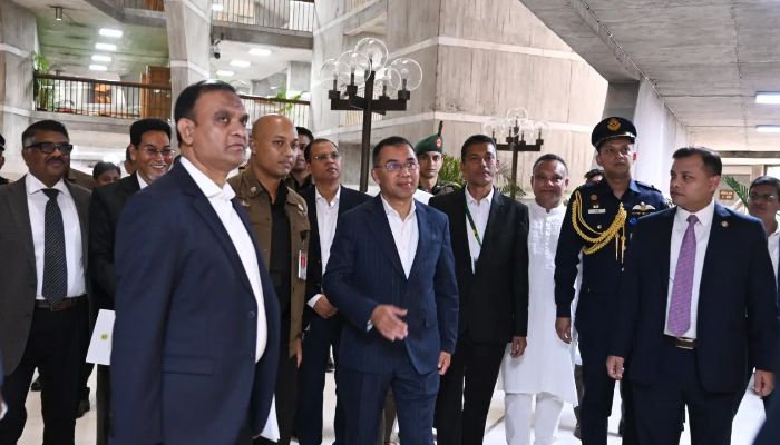 প্রথম অধিবেশনে যোগ দিতে জাতীয় সংসদে প্রধানমন্ত্রী