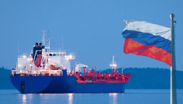 রুশ তেল বিক্রিতে মার্কিন নিষেধাজ্ঞা সাময়িক স্থগিত