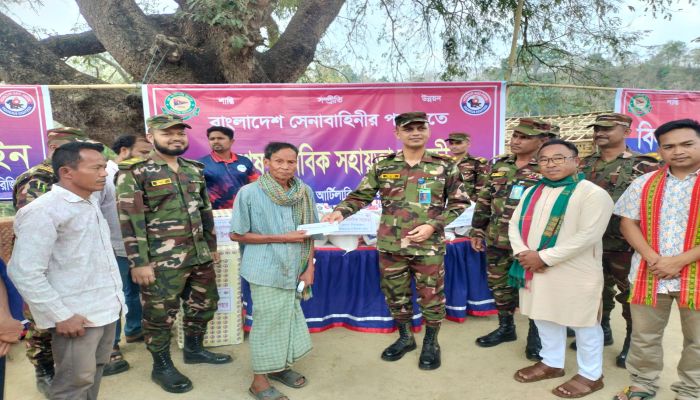 মাটিরাঙ্গায় সেনাবাহিনীর মানবিক সহায়তা: শিক্ষা ও চিকিৎসা সেবা প্রদান
