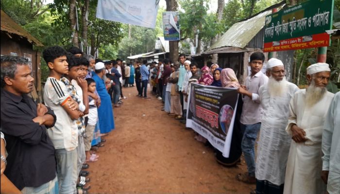 উজিরপুরে শাহজাহান হাওলাদারের রহস্যজনক মৃত্যু: বিচার দাবিতে মানববন্ধন