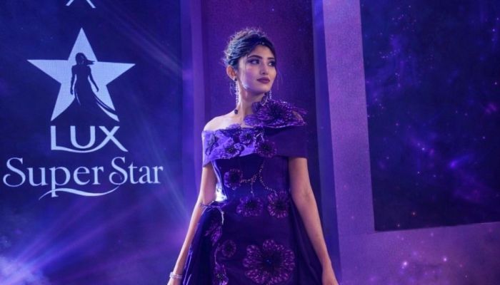 মঞ্চ কাঁপিয়ে অনুপ্রেরণার প্রতীক ইউম্না