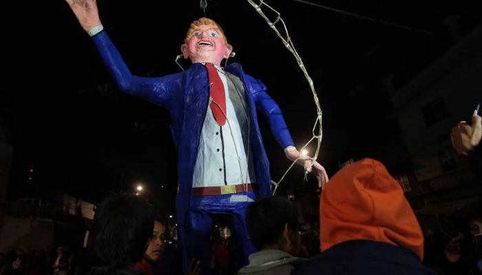 মেক্সিকোর উৎসবে ‘শয়তানের’ জায়গায় পোড়ানো হলো ট্রাম্প-নেতানিয়াহুর কুশপুতুল