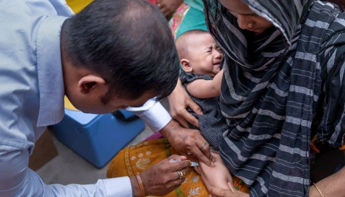 ইপিআই টিকা বিতরণে চরম সংকট, ভোগান্তিতে সেবাগ্রহীতারা