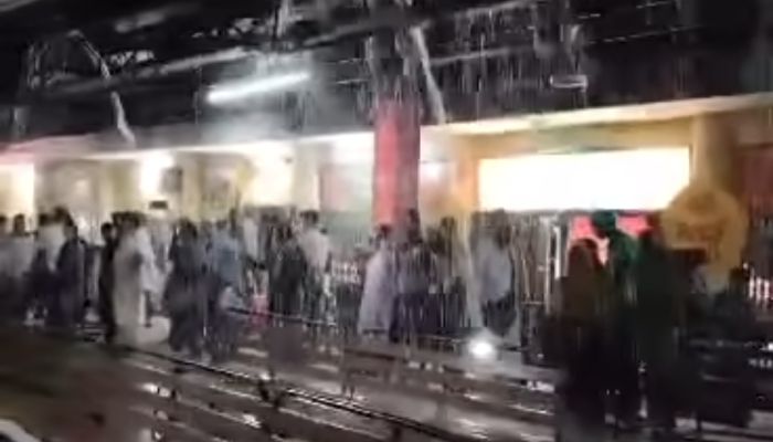 বৃষ্টি এলেই রংপুর স্টেশনের প্লাটফর্মে পানি বিড়ম্বনায় যাত্রীরা