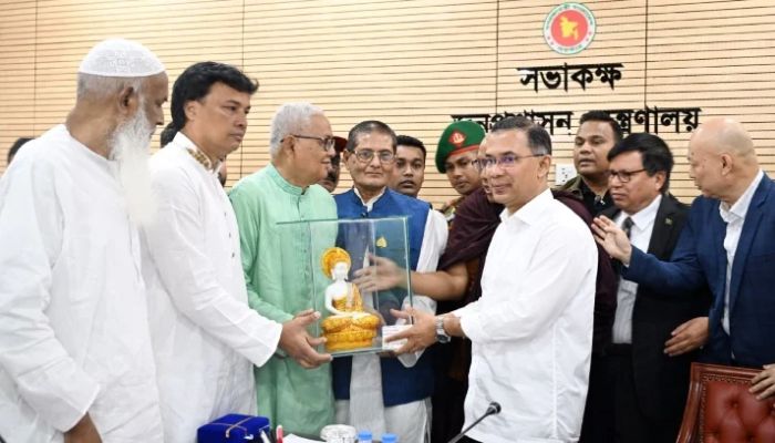 বৌদ্ধ সম্প্রদায়ের নেতৃবৃন্দের সঙ্গে প্রধানমন্ত্রীর শুভেচ্ছা বিনিময়
