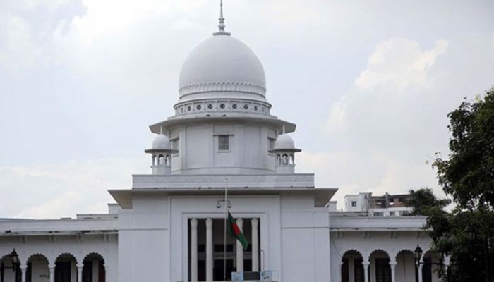 আইনজীবীদের কালো কোট পরা নিয়ে নতুন সিদ্ধান্ত