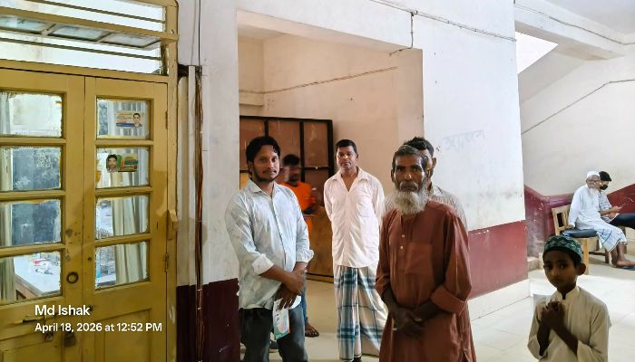 ঈশ্বরগঞ্জ হাসপাতালে টেস্ট রিপোর্টে বিলম্ব, জিম্মি রোগীরা সক্রিয় দালাল