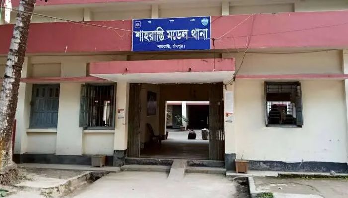 স্বামীর মুখে দুর্গন্ধ, থানায় স্ত্রীর লিখিত অভিযোগ