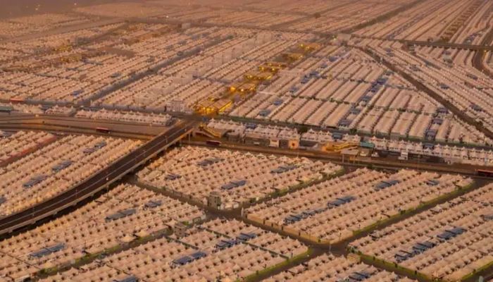 হজযাত্রীদের জন্য মিনায় তাঁবু তৈরির কাজ শুরু