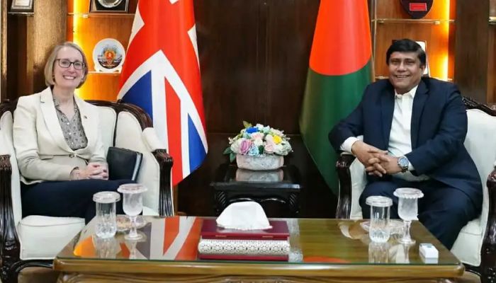 যুক্তরাজ্য-বাংলাদেশের প্রতিরক্ষা সহায়তা বৃদ্ধির সম্ভাবনা নিয়ে আলোচনা