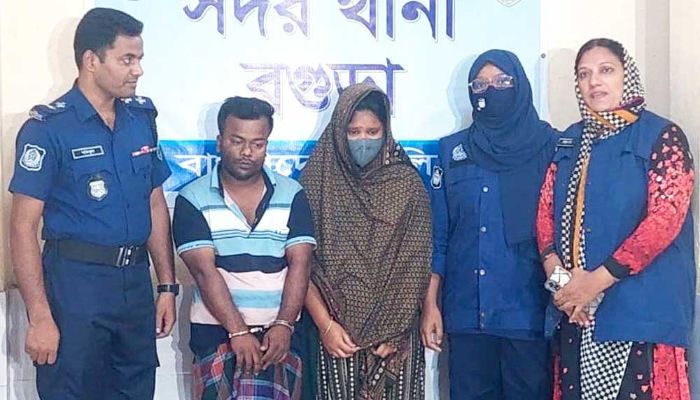  নবজাতককে গলা কেটে হত্যা, মা-বাবা আটক