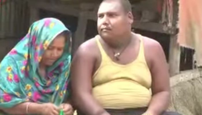 ঈদের হাসি নেই পারুলের ঘরে: মানসিক প্রতিবন্ধী ছেলে ও চার কন্যাকে নিয়ে সংগ্রামী এক মায়ের লড়াই