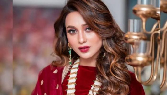 মানহানি মামলার মাঝেই সতর্কবার্তা দিলেন মিমি
