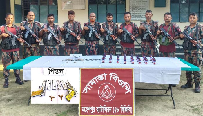মহেশপুর সীমান্তে পরিত্যক্ত ব্যাগ থেকে বিদেশি পিস্তল, ম্যাগাজিন-গুলি ও ESKUF সিরাপ উদ্ধার