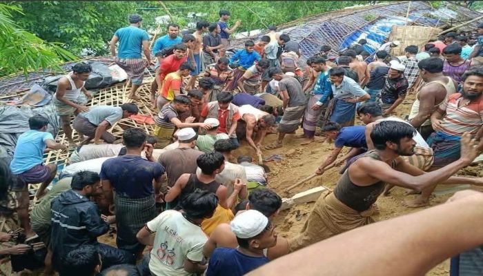 উখিয়া রোহিঙ্গা ক্যাম্পে পাহাড়ধসে ৭ শিক্ষার্থীর মৃত্যু, বিশজনের অধিক নিখোঁজ 