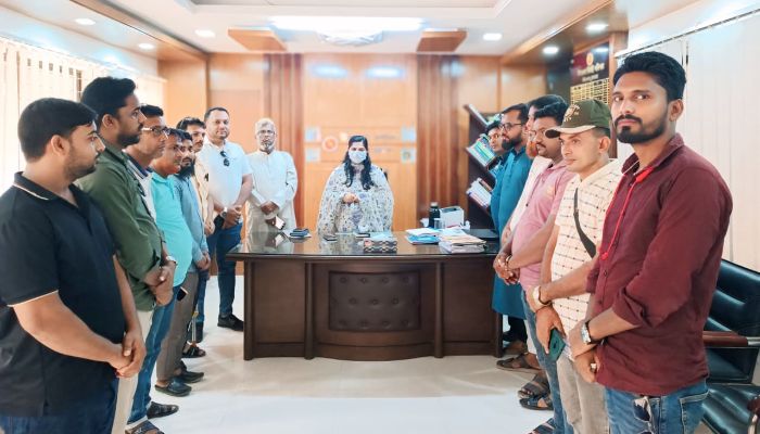 জীবননগরের নবনিযুক্ত ইউএনওর সঙ্গে প্রেসক্লাবের সাংবাদিকদের সৌজন্য সাক্ষাৎ