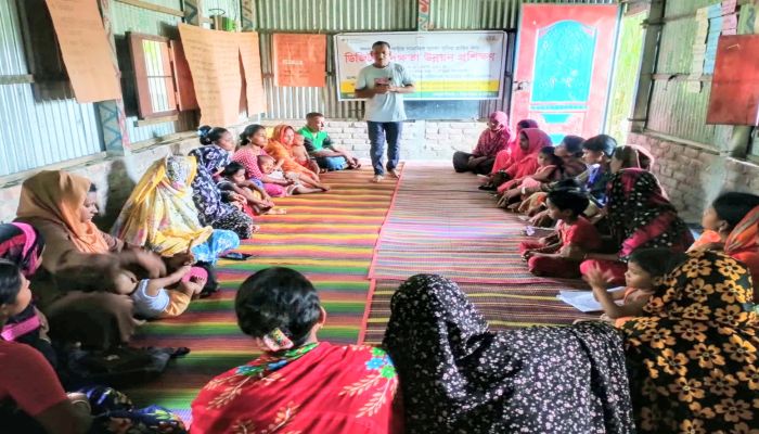 ডিমলায় প্রান্তিক নারীদের ডিজিটাল দক্ষতা-উন্নয়ন বিষয়ক প্রশিক্ষণ 