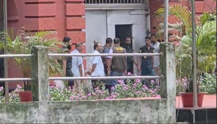রংপুরে আলোচিত ৪ খুন, কারাগার থেকে নেওয়া হলো সিদ্ধার্থ-মুগ্ধের ডোপ টেস্টের নমুনা