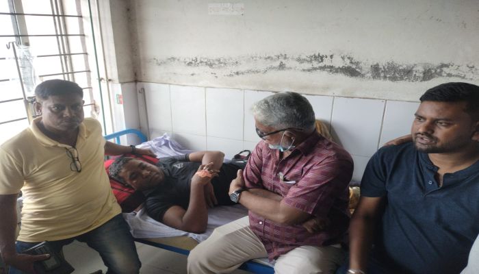 ছাত্রলীগ নেতা নাজমুলের ফোনালাপের অডিও ঘিরে সাতক্ষীরায় ছাত্রদলের ১০ নেতাকর্মী হামলার শিকার