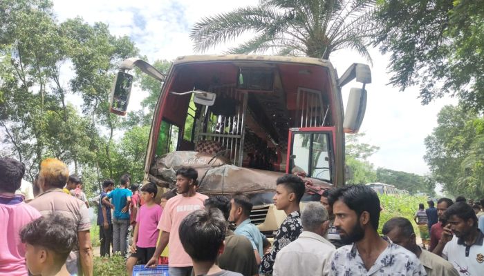 গুরুদাসপুরে মহাসড়কে ঝরল দুই সহোদরসহ ৩ প্রাণ