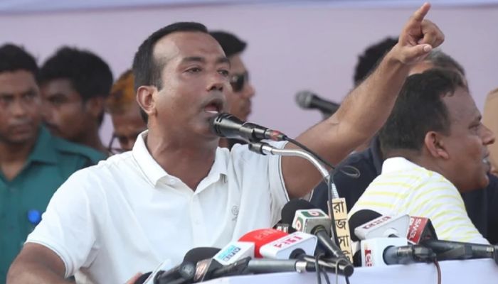 নতুন ক‌মি‌টি‌কে সাদ‌রে গ্রহণের আহ্বান, বিদায়ের ইঙ্গিত ছাত্রদল সভাপতি রা‌কি‌বের