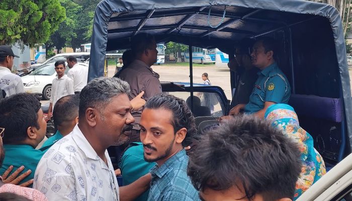 রাবি শিক্ষার্থীকে গলা চেপে হত্যাচেষ্টার অভিযোগ