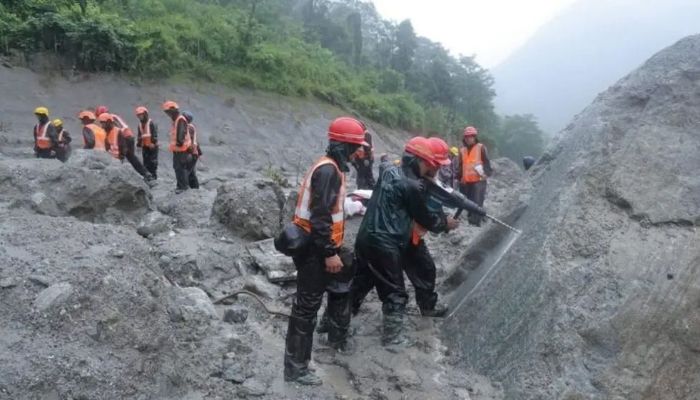নেপালে বন্যায় নিখোঁজ দুই শতাধিক শিক্ষার্থী, ক্ষতিগ্রস্ত ১৯ স্কুল