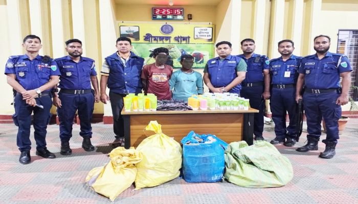 শ্রীমঙ্গলে চা-বাগানে ভারতীয় প্রসাধনীর চালান, আটক ২