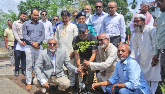 পরিবেশ সুরক্ষায় খুলনায় শুরু হলো বিকাশের বনায়ন কর্মসূচি