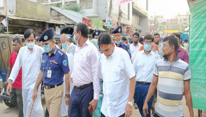 নোয়াখালীতে জেলা প্রশাসনের যৌথ উদ্যোগে, অবৈধ উচ্ছেদ অভিযান শুরু, শতাধিক দোকান উচ্ছেদ করলেন প্রশাসন