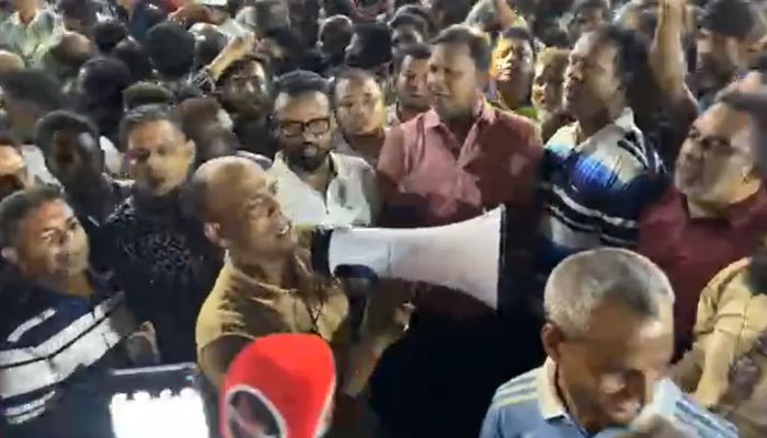 দেশে ফিরেছেন মির্জা আব্বাস
