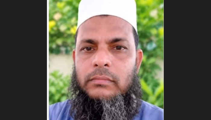 ঈশ্বরদীতে গাছের চাপায় ইমামের মৃত্যু