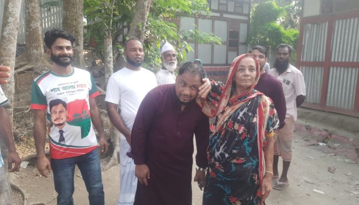 মতলব উত্তরে চেয়ারম্যান প্রার্থী শাহ আলম লস্করের ব্যাপক গণসংযোগ