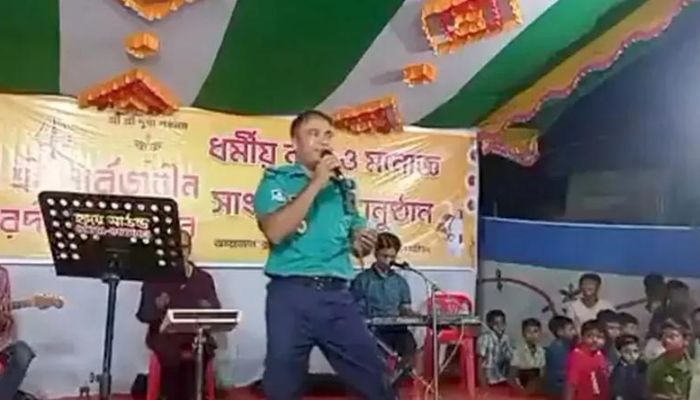 নিরাপত্তার দায়িত্ব ছেড়ে গানের অনুষ্ঠানে এএসআই, শাস্তি পেয়ে পুলিশ লাইন্সে সংযুক্ত