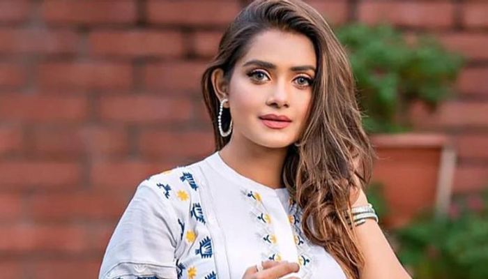 এবার তানজিন তিশাকে আইনি নোটিশ, ২ দিনের মধ্যে পোস্ট সরানোর নির্দেশ
