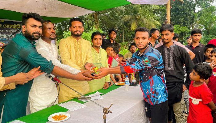 চন্দনাইশে খুনিয়া পাড়া ইয়াং সোসাইটির অলিম্পিক ফুটবল টুর্নামেন্টের উদ্বোধন 