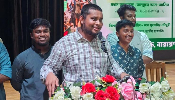 সরকার বিধবা কার্ড দিলে এমপির বউ সবার আগে এই কার্ড নেবে: হাসনাত আব্দুল্লাহ